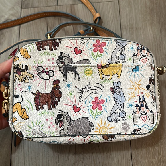 Dooney & Bourke Disney Dogs Crossbody Bag 🐶 - Picture 5 of 8